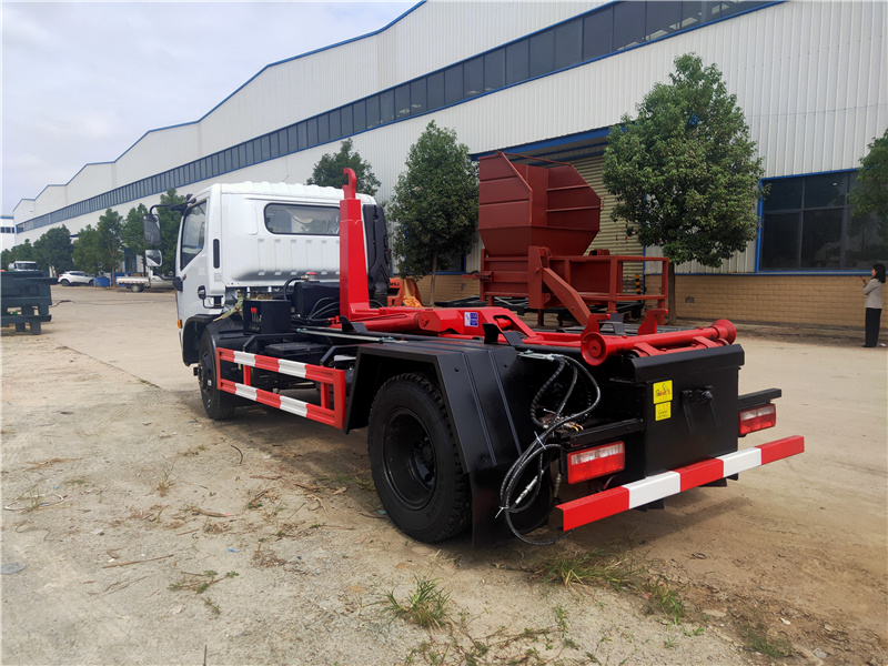 國(guó)六8方車(chē)廂可卸式垃圾車(chē)