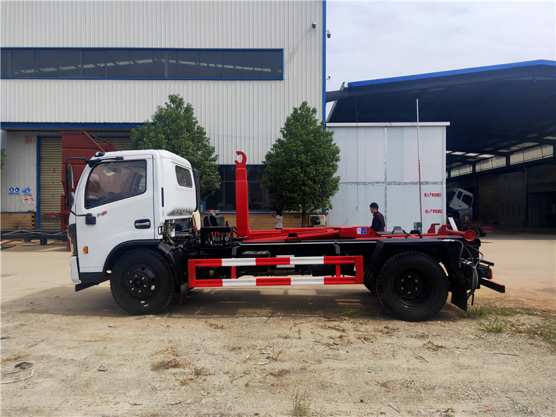 國(guó)六8方車(chē)廂可卸式垃圾車(chē)